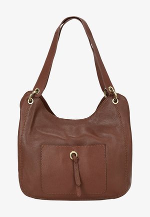 Bolso de hombro de cuero marrón con un acabado texturizado, que cuenta con un bolsillo frontal asegurado con un lazo decorativo de cuero y detalles de herrajes en tono dorado.