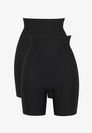 Mustat korkeavyötäröiset muotoilevat shortsit sileällä pinnalla, joissa on saumatonta muotoilua ja suora leikkaus keskimittaisilla reisi- ja varvaspituuksilla.