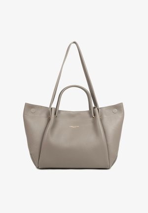 Sac fourre-tout en cuir gris avec double poignée, accents en métal doré et finition texturée. Présente un design minimaliste avec un logo de marque.