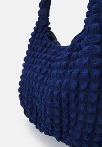 Only & Sons ONSEMIL PUFFER UNISEX - Shopping bag - royal blue