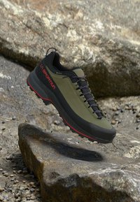 Δεν επιλέχθηκε, cypress/mountain red