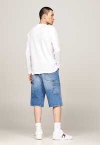 Tommy Jeans 2 PACK - Tops ar garām piedurknēm - green malachite   white