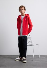 Nike Sportswear SPORTSWEAR CLUB FLEECE UNISEX - Camisola com fecho - university red