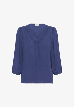 Modrá voľná blúzka s výstrihom do V, plisé dlhými rukávmi a dekoratívnym stehom okolo výstrihu. Mäkká, ľahká tkanina.