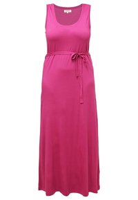 Ärmløs maxikjole i lys pink, lavet af blødt stof. Har en rund halsudskæring, justerbar bindebånd i taljen og en flagrende silhuet.