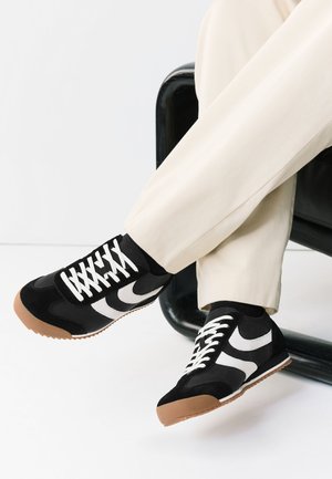 Next, REGULAR FIT - LOW PROFILE - Tenisky - black