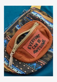 Nem kiválasztott, blue