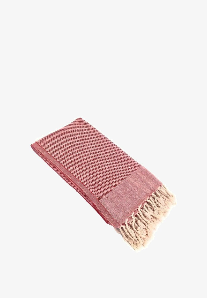 Roter gewebter Schal mit einem strukturierten Muster und fransigen Kanten. Leichter Stoff, rechteckige Form, glatte Oberfläche und lebendender Farbkontrast.