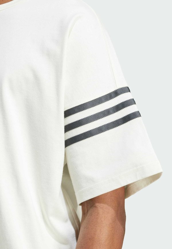 NEU C TEE - Print T-shirt2