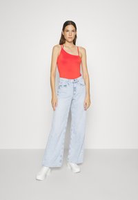 Tommy Jeans MULTI STRAP BODY - Tops - deep crimson