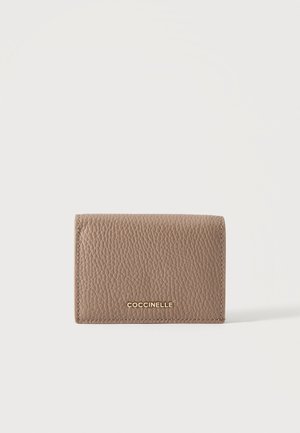 Coccinelle, METALLIC SOFT - Geldbörse - taupe