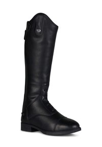 Bota de montar de cuero negro con caña alta, punta cuadrada, cordones en la parte delantera y botón lateral. Textura suave y acentos de hardware mínimos.