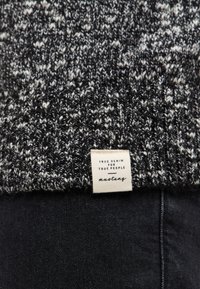 Mustang ELWOOD antracytowy