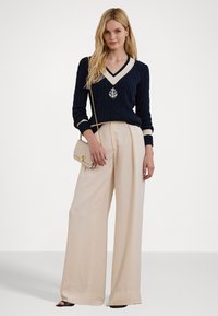 Lauren Ralph Lauren CABLE KNIT COTTON CRICKET SWEATER - Pulover - navy/mascarpone cream