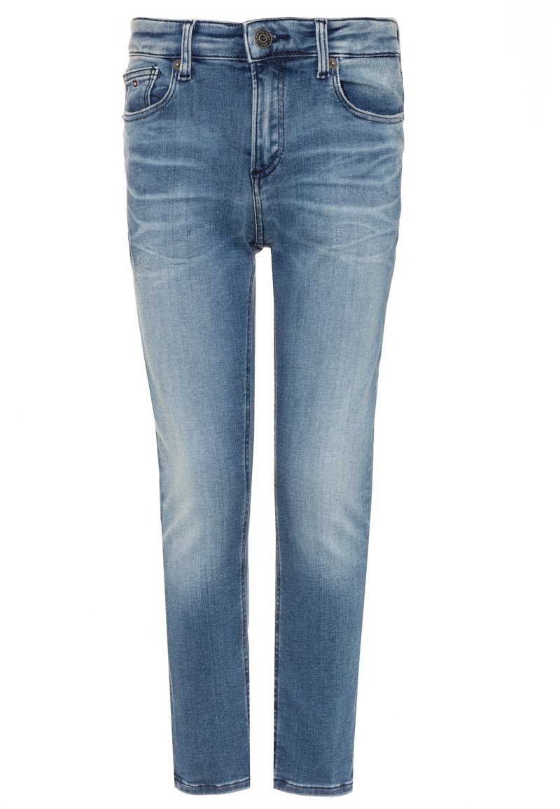 Jeans de mezclilla azul claro con un diseño ajustado, estilo de cinco bolsillos y un acabado ligeramente desgastado. Presentan un cierre de botón y pasadores para cinturón.