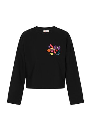 Musta lyhythihainen collegepaita, jossa on pitkät hihat ja vasemmassa rinnassa värikkäitä kukka- ja lintuneuleita. Valmistettu puuvillakankaasta.