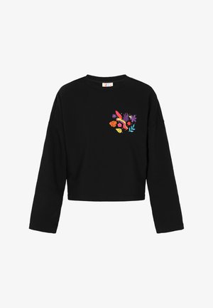 Musta lyhythihainen collegepaita, jossa on pitkät hihat ja vasemmassa rinnassa värikkäitä kukka- ja lintuneuleita. Valmistettu puuvillakankaasta.