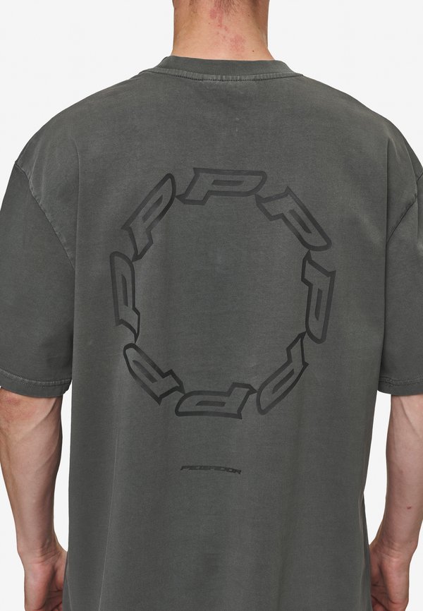 HAWKINS OVERSIZED TEE - Print T-shirt - vintage anthracite2