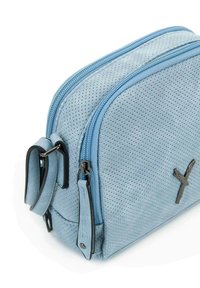 SURI FREY Borsa a tracolla - light blue