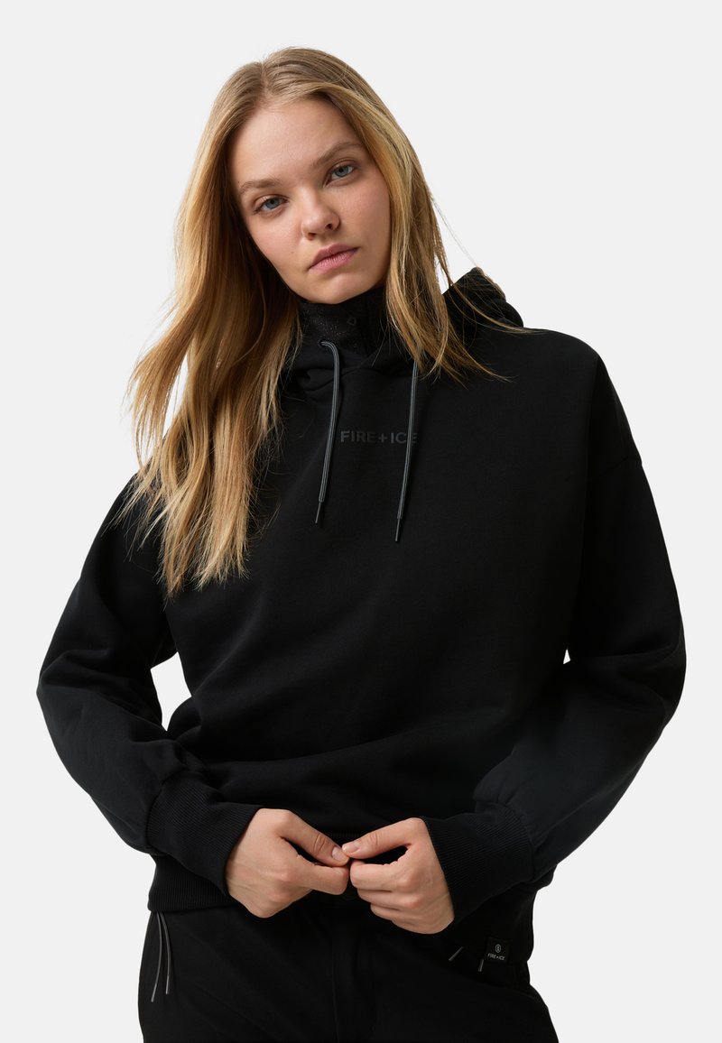 Schwarzer Kapuzenpullover mit subtilem Logo, langen Ärmeln und lässiger Passform. Mit Kordelzügen und gerippten Bündchen für zusätzlichen Komfort.