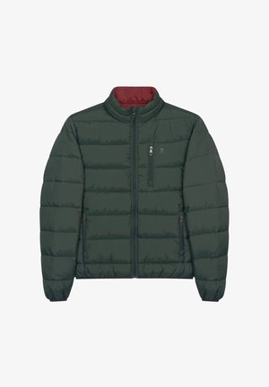 Dunkelgrüne Daunenjacke mit rotem Innenfutter, gestepptem Design, Front-Reißverschluss und zwei seitlichen Reißverschlusstaschen. Mit gerippten Bündchen.
