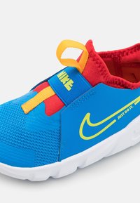 Nike Performance FLEX RUNNER 2 UNISEX - Scarpe da corsa su strada - photo blue/atomic green/university red/university gold