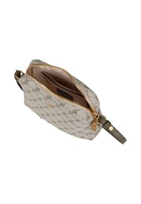 Beige maskerad crossbody-väska med en gulddragkedja, olivgrön rem och inre fack. Strukturerad tyg med en slät foder.
