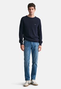 GANT EXTRA ACTIVE RECOVER - Jeans straight leg - mid blue broken in