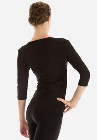 Winshape Langarmshirt - black