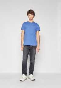 Tommy Jeans JASPE C NECK  - Navadna majica - bright blue