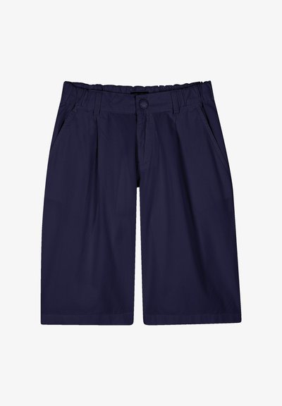 Shorts bleu marine avec une taille élastique et une fermeture à bouton, dotés de poches avant et d'un design à jambes droites. Texture de tissu lisse.