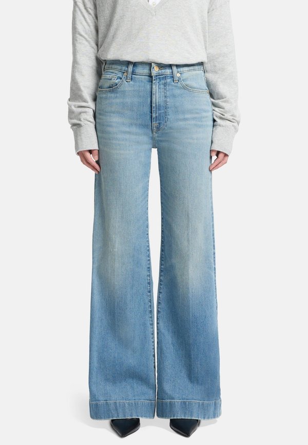 MODERN DOJO - Flared Jeans - wee