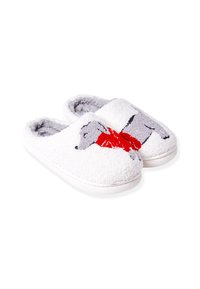 Pantofole bianche e pelose con facce di cane grigie che indossano sciarpe rosse ricamate sulla parte superiore, foderate in morbido tessuto e con suole in gomma bianche.