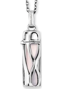 Collana con pendente in argento dal design elaborato e traforato, che racchiude una pietra liscia di un delicato rosa pallido. Dotata di una chiusura sicura e di una catena fine.