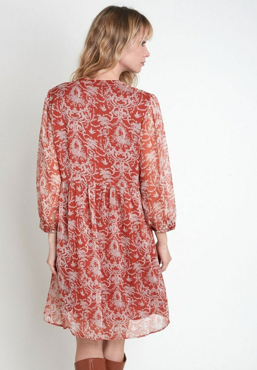 robe rose 123