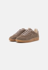 BOSS BRENTA TENN - Sneakers basse - open brown