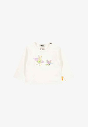 Camiseta blanca de manga larga para bebé con un oso impreso sosteniendo una tabla de surf y un pájaro montando un patinete en el frente.