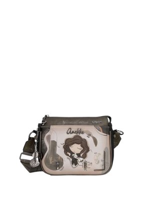Piccola borsa a tracolla con una bambina dei cartoni animati che suona il violino e note musicali su uno sfondo beige e marrone scuro.