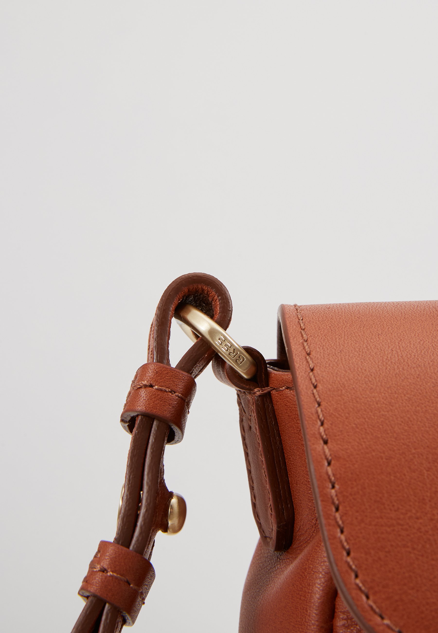 Bree STOCKHOLM 56 CROSS BODY BAG Skulderveske argan oil Bree STOCKHOLM 56 CROSS BODY BAG Skulderveske argan oil
