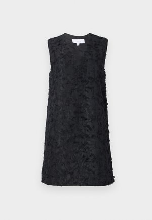 Rochie neagră fără mâneci, cu textură, de tip V, având un model floral subtil, cu eticheta "VILA" în interiorul gulerului.