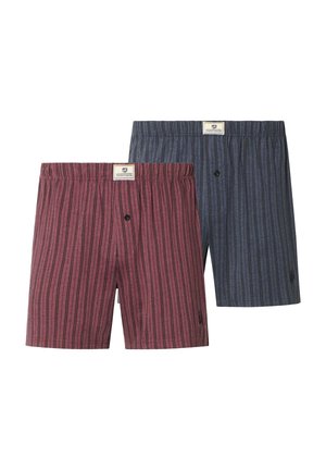 Zwei Paar gestreifte Herrenboxershorts, eines in Burgund und schwarzen Streifen, das andere in Marineblau und schwarzen Streifen, jeweils mit einem vorderen Knopf.