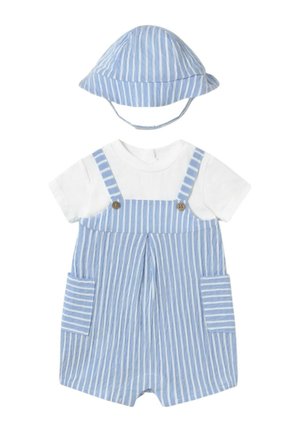 Jumpsuit de algodón a rayas azules y blancas con tirantes cortos, dos bolsillos frontales y un sombrero a juego con ala ancha.