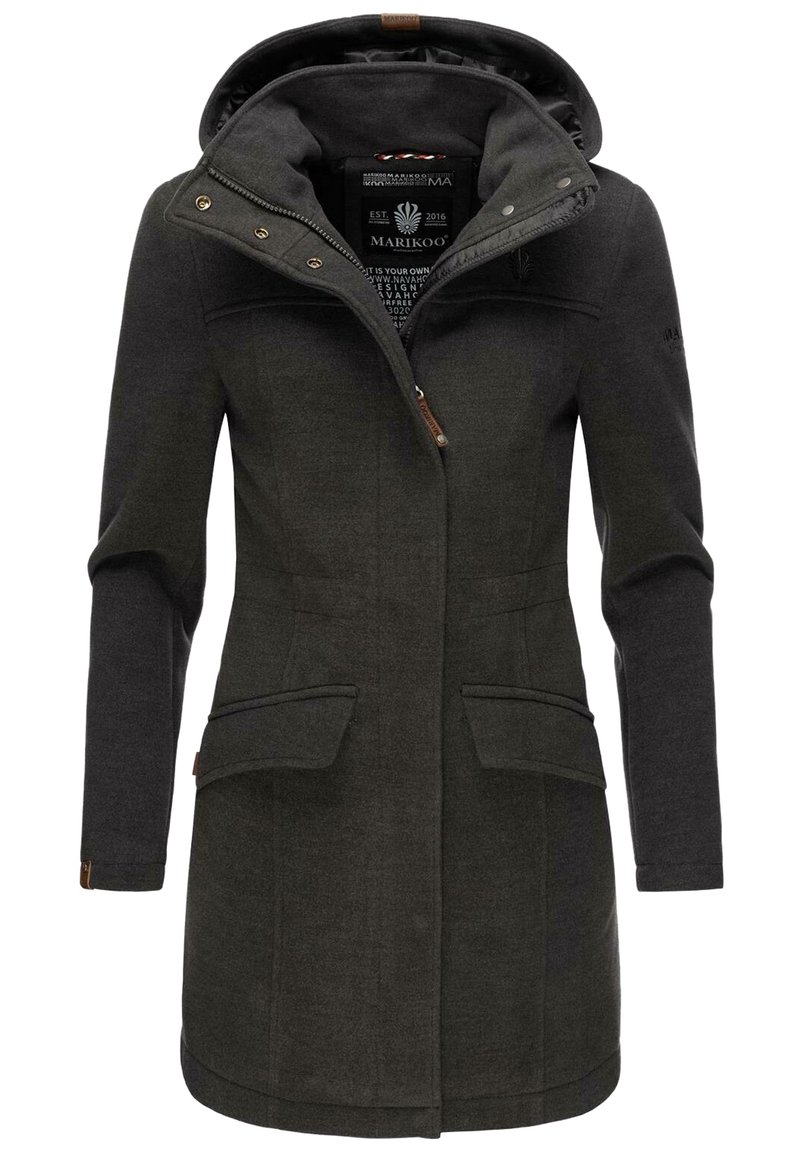 Manteau gris foncé avec capuche, doté d'une fermeture éclair à l'avant, de deux poches à rabat et d'une coupe ajustée. Tissu texturé avec des accents contrastants.