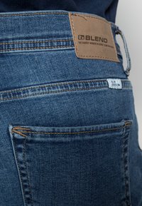 Blend TWISTER - Kavbojke slim fit - middle blue