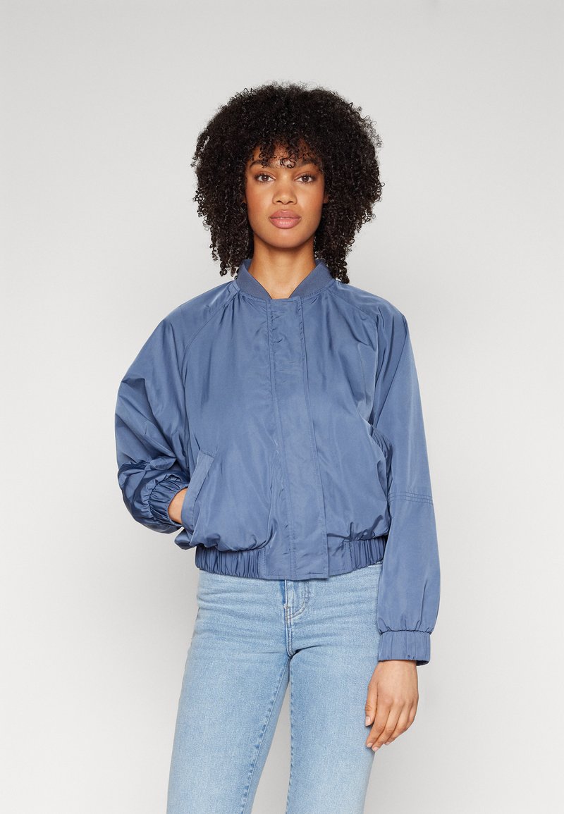 ONLY ONLMINNA OVERSIZE JACKET - Bomber stiliaus striukė - vintage indigo detail/blissful blue