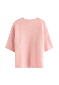 Lys lyserød strikket trøje med korte ærmer, rund halsudskæring og blød tekstur; har en afslappet pasform og et minimalistisk design.