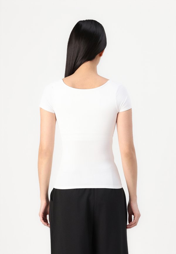 CLEAN LINES BABY TEE - Basic T-shirt3