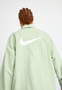 Nike Sportswear Skraistė  - jade horizon/sail