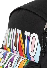 Eastpak DAY PAK'R - Mochila - pride btr