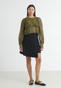 ONLY ONLELLA SHIRT - Blúz - winter moss